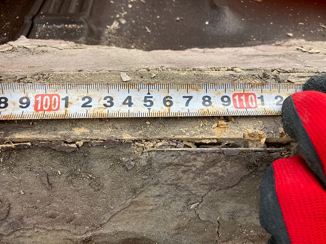 桟木の寸法を計測